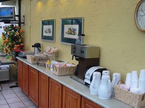 Villa Inn Lawrenceburg Restaurant photo
