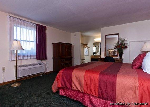 Villa Inn Lawrenceburg Room photo