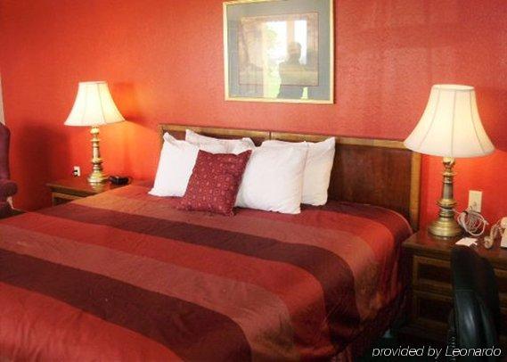 Villa Inn Lawrenceburg Room photo