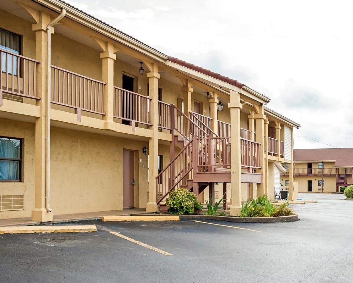 Villa Inn Lawrenceburg Exterior photo