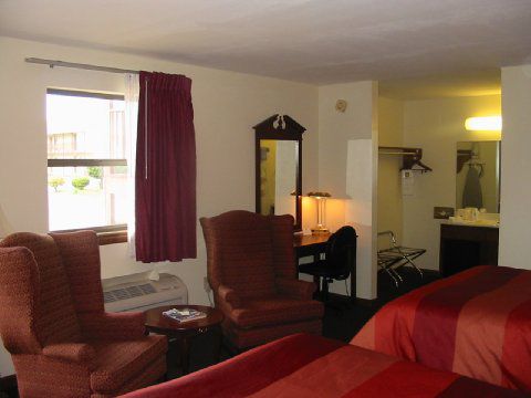 Villa Inn Lawrenceburg Room photo